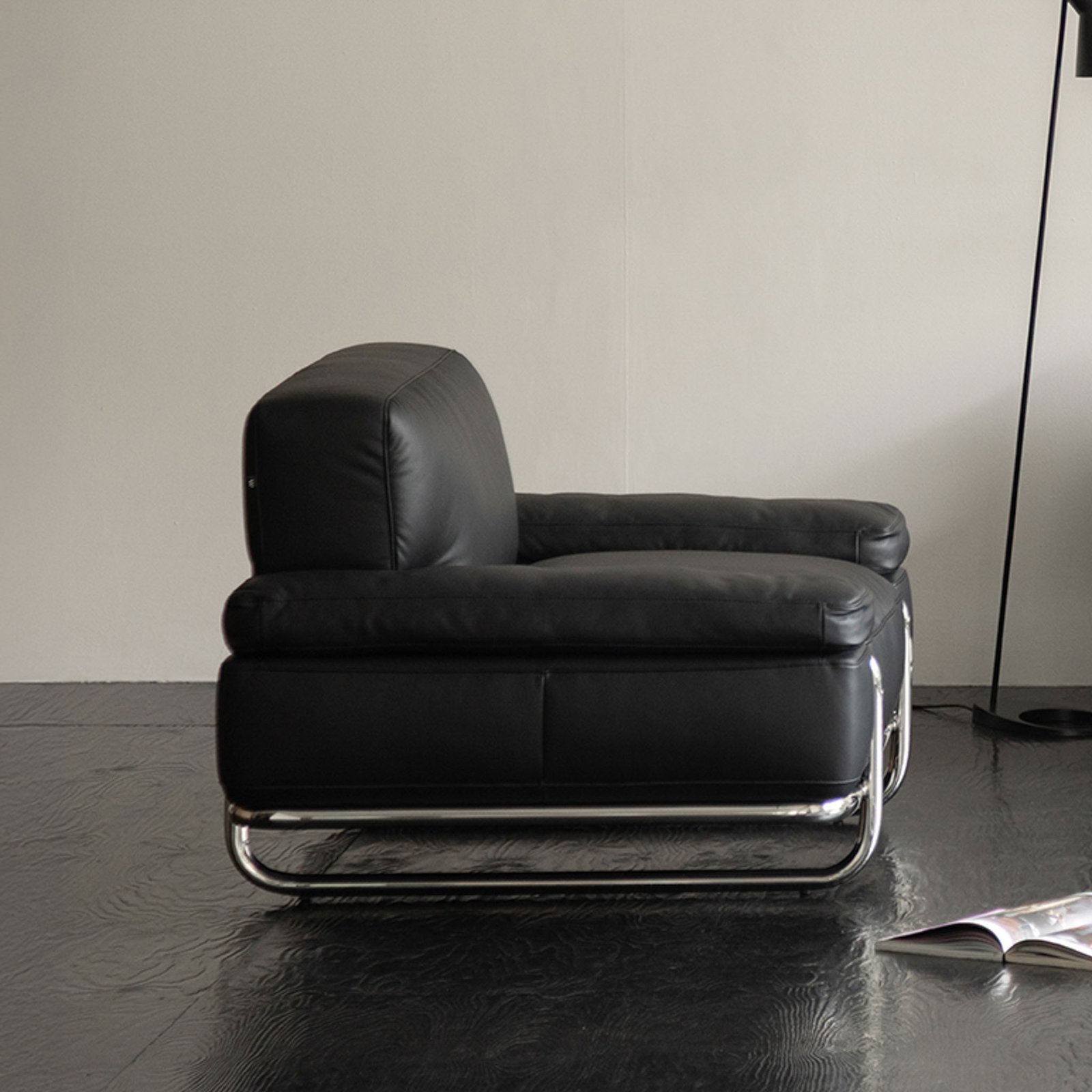 League Sofa - Image 12