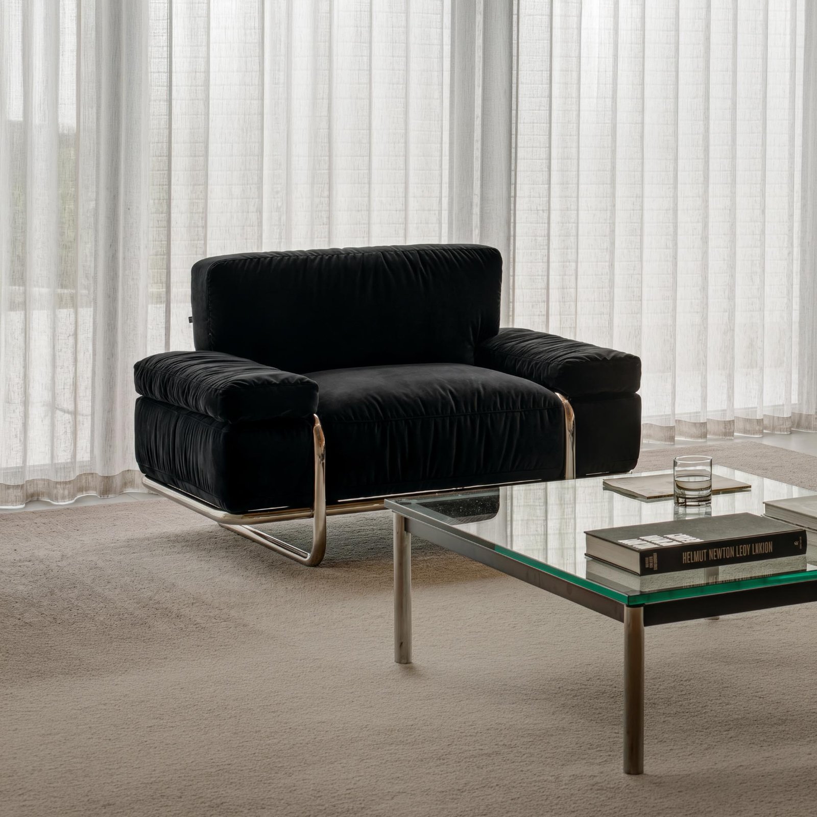 League Sofa - Image 15